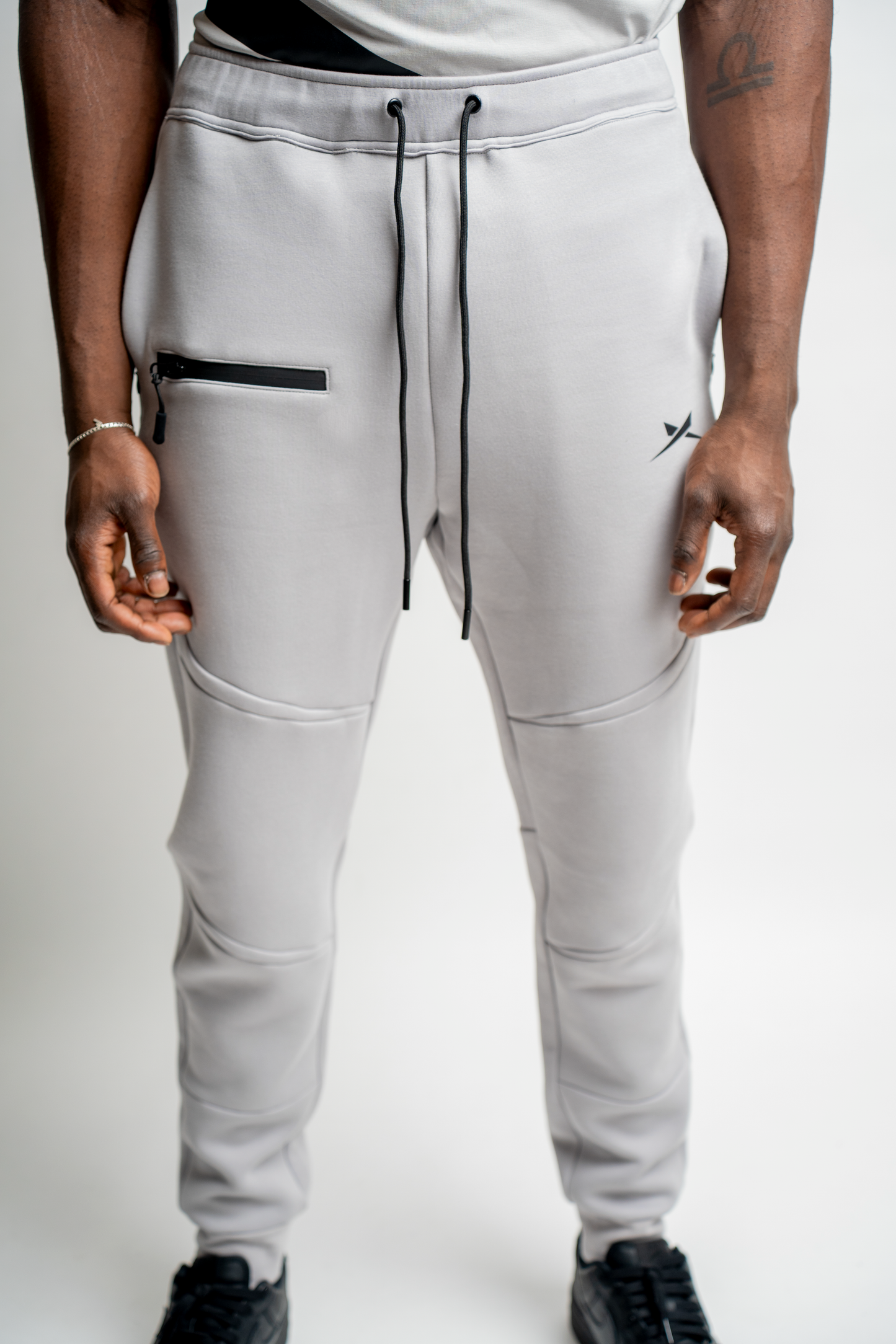 TECH GREY PANT