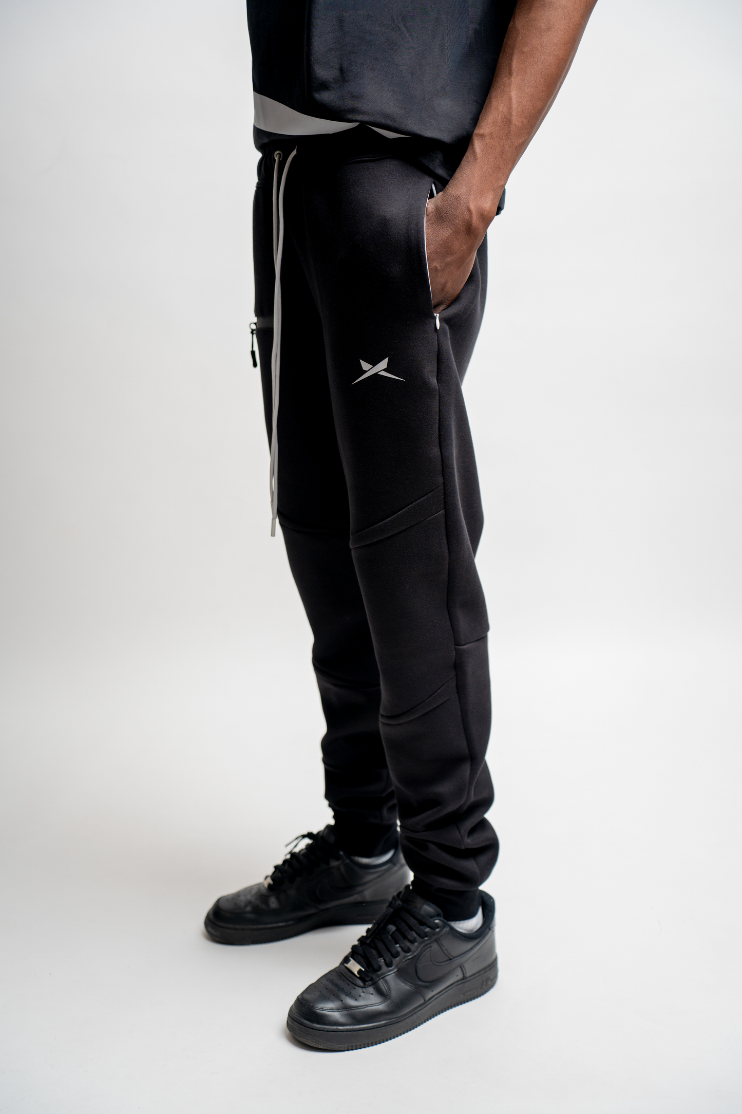 TECH BLACK PANT