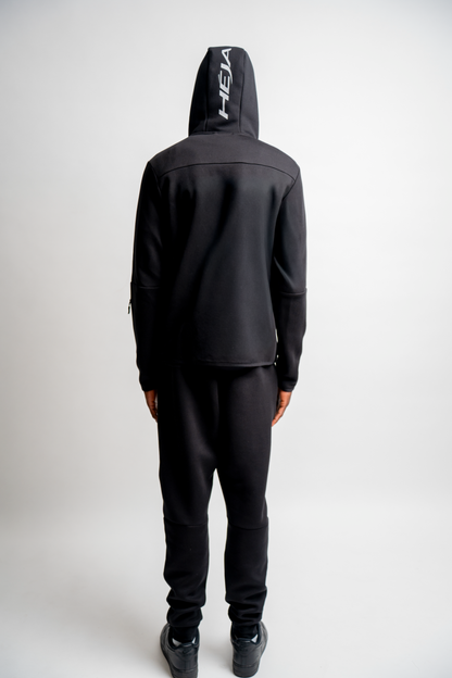 TECH BLACK SWEATJACKET
